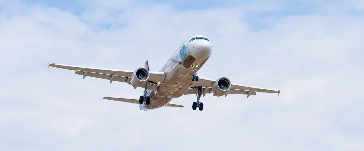 Cheap Flights by Getting Off at the Layover: How Skiplagging Really Works